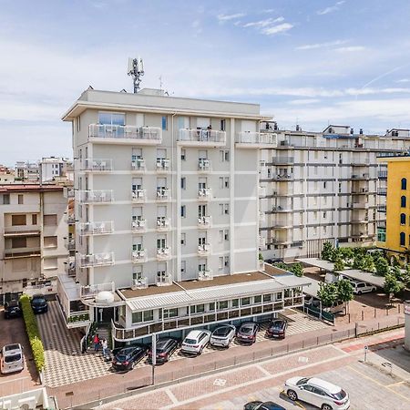Hotel Gardenia Lido di Jesolo Buitenkant foto