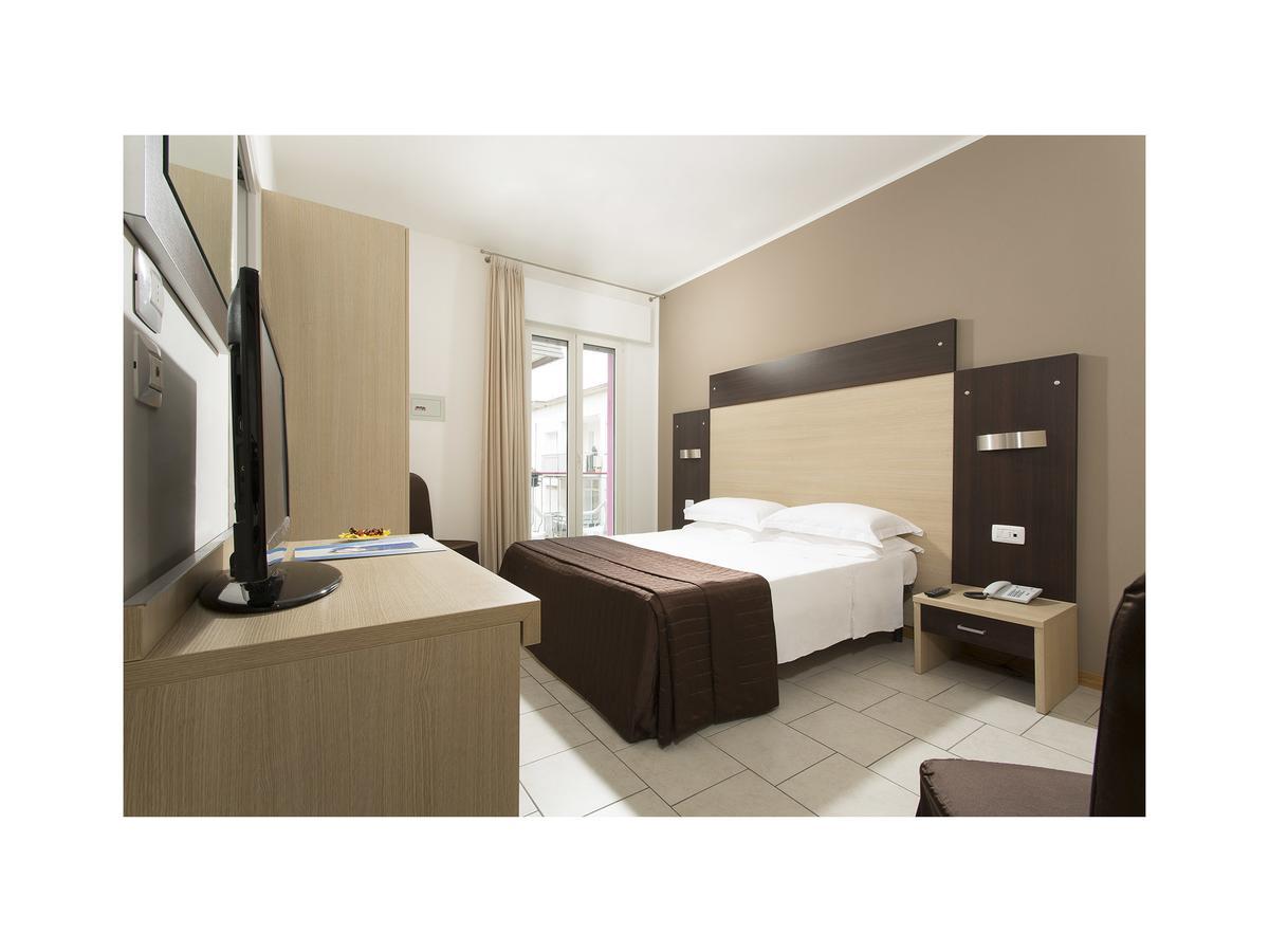 Hotel Gardenia Lido di Jesolo Buitenkant foto