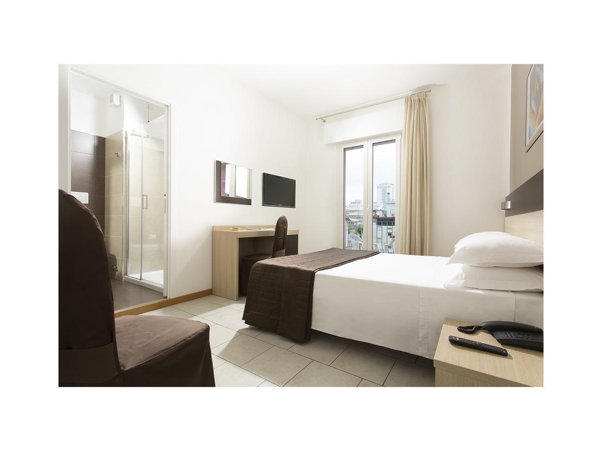 Hotel Gardenia Lido di Jesolo Buitenkant foto