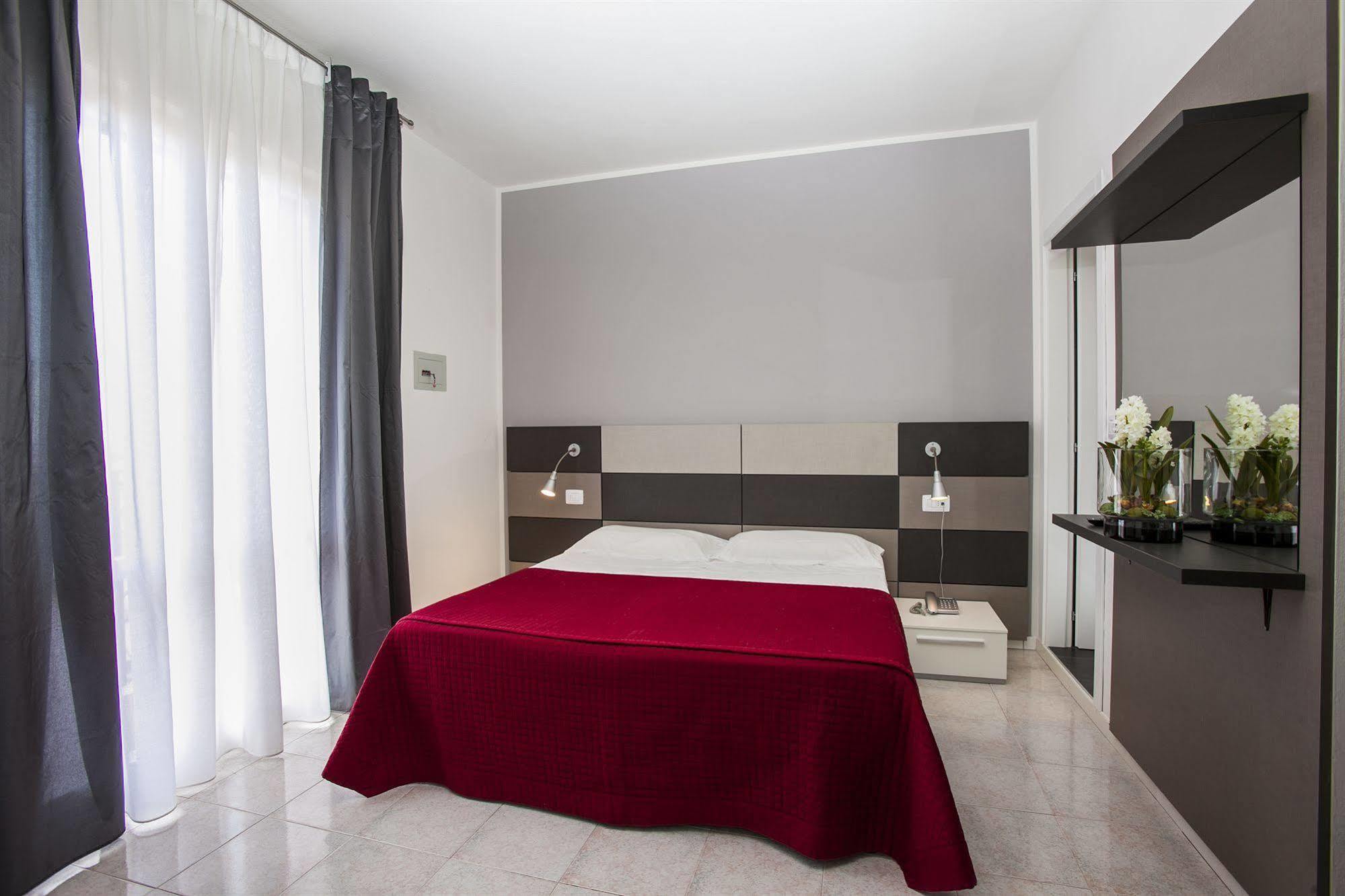 Hotel Gardenia Lido di Jesolo Buitenkant foto