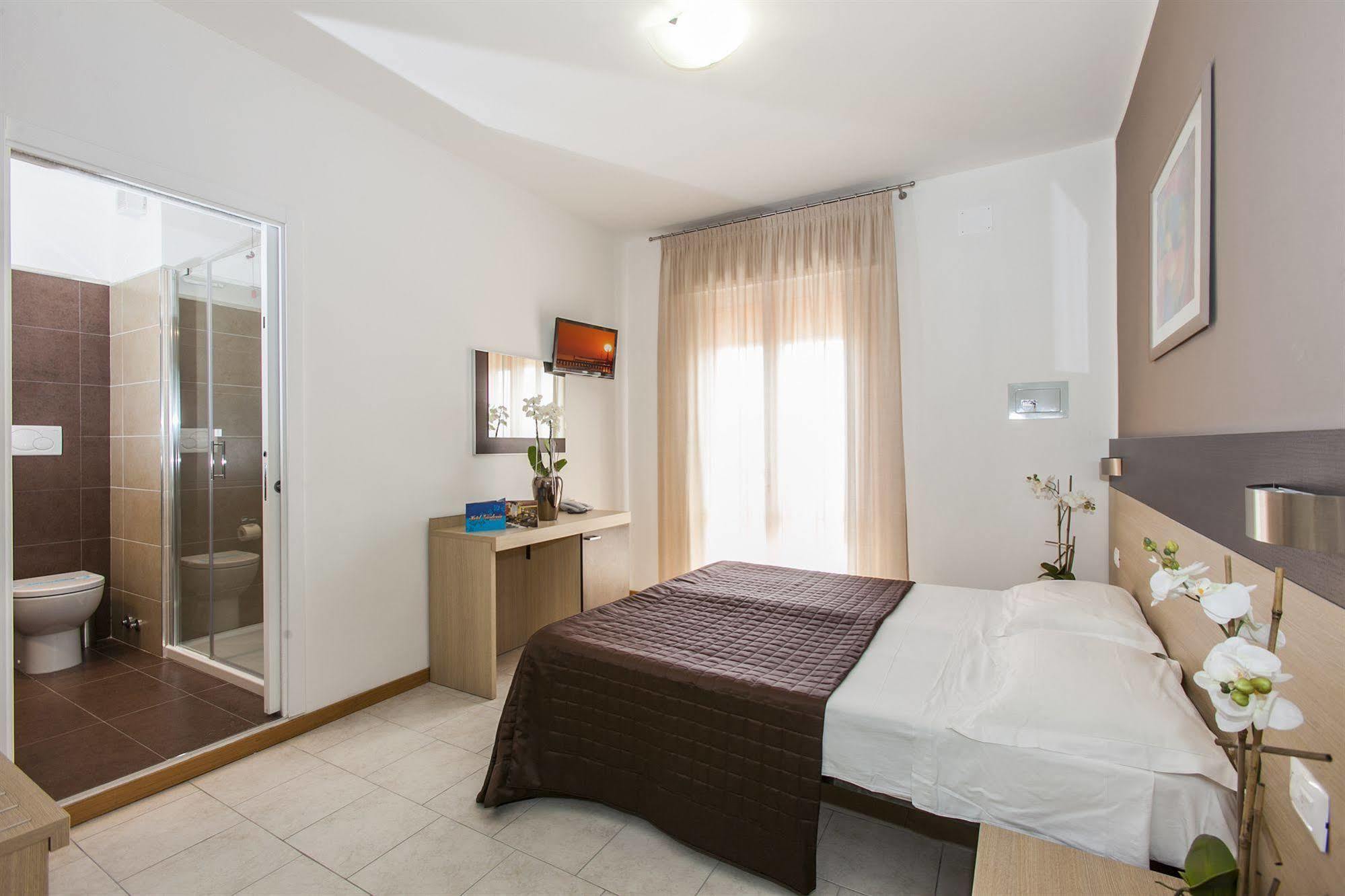 Hotel Gardenia Lido di Jesolo Buitenkant foto